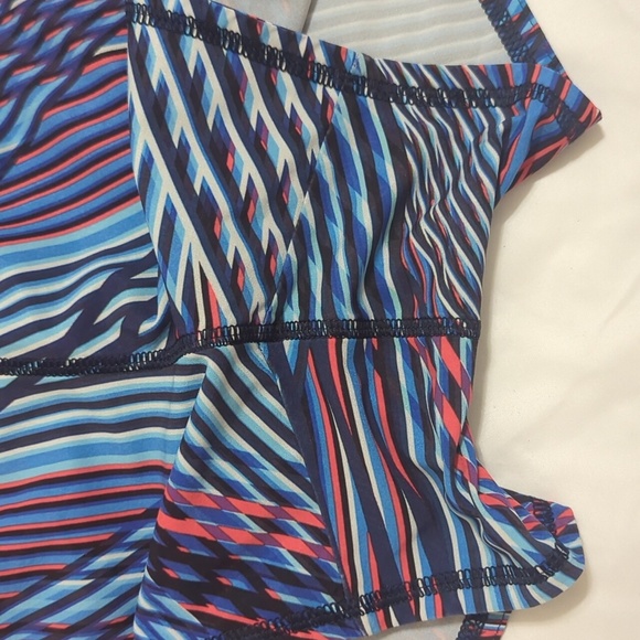 Athleta Ready Set Go 2 in 1 Shorts, Color Navy/Black Size S - Picture 9 of 16